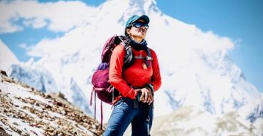 প্রথম বাংলাদেশি হিসেবে বিশ্বের দ্বিতীয় সর্বোচ্চ চূড়া জয় করলেন ওয়াসফিয়া