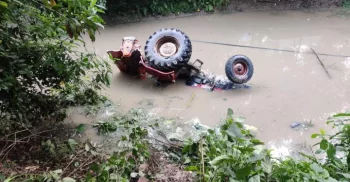 জয়পুরহাট সদর উপজেলায় ট্রাক্টর উল্টে পুকুরে পড়ে চালক নিহত