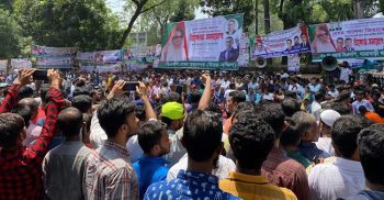 লোডশেডিংয়ের প্রতিবাদে প্রেস ক্লাবের সামনে বিএনপির বিক্ষোভ