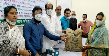 আগৈলঝাড়ায় প্রান্তিক চাষীদের মাঝে বিনামূল্যে আমন বীজ ও সার বিতরণ