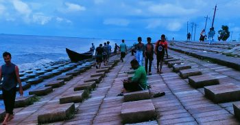 দিন দিন পর্যটকের কাছে পরিচিতি পাচ্ছে, কুয়াকাটার সানসেট ব্লক পয়েন্ট
