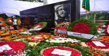 শ্রদ্ধাভরে বঙ্গবন্ধুর শাহাদাতবার্ষিকী পালিত হচ্ছে