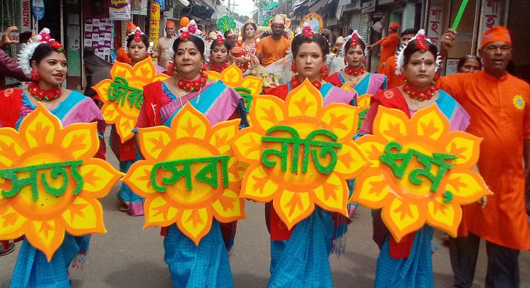 শ্রী কৃষ্ণের জন্মাষ্টমী উপলক্ষে গলাচিপায় শ্রীগুরু সঙ্ঘের বর্ণাঢ্য শোভাযাত্রা