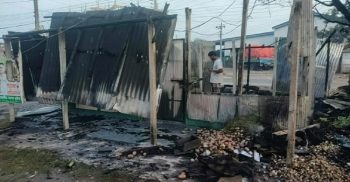 ঝিনাইদহে দুর্বৃত্তদের দেয়া আগুনে পুড়ে গেছে ইউনিয়ন আ.লীগের কার্যালয়