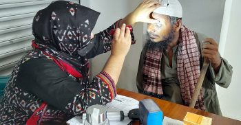 পটুয়াখালীর কলাপাড়ায় বিনামূল্যে চক্ষু চিৎকিসা সেবা