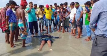 সমুদ্রে নেমে সাঁতার না জানা পর্যটকের মৃত্যু