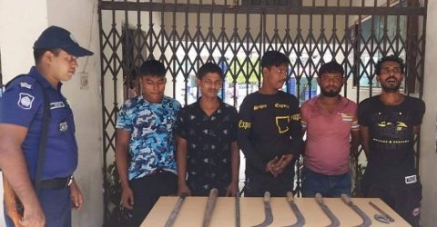 কুষ্টিয়ায় ডাকাতির প্রস্তুতিকালে অস্ত্রসহ ৫ ডাকাত আটক