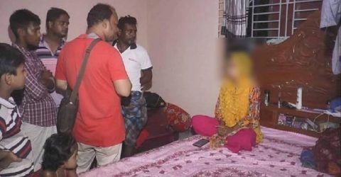 মাদারীপুরে বিয়ের দাবিতে প্রেমিকের বাড়িতে কলেজ ছাত্রীর অনশন