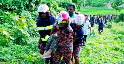 বান্দরবানে সেনাবাহিনীর জীপ খাদে নিহত ১ আহত ৩