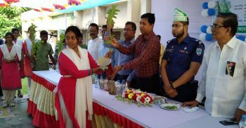নড়াইলে বৃক্ষমেলার উদ্বোধন, ২০০ শিক্ষার্থীকে বিনামূল্যে চারা বিতরণ