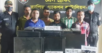নওগাঁর মহাদেবপুরে পর্নোগ্রাফি ভিডিও সরবরাহের অভিযোগে গ্রেপ্তার ৬