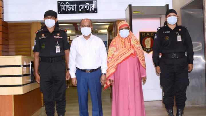 হজের আশ্বাসে সৌদিতে নিয়ে নির্যাতন, র্যাবের হাতে ধরা মূলহোতা
