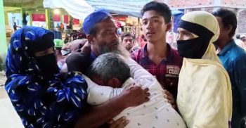 সমুদ্র থেকে ঘাটে ট্রলার আসলেই ছুটে যায় স্বজনরা