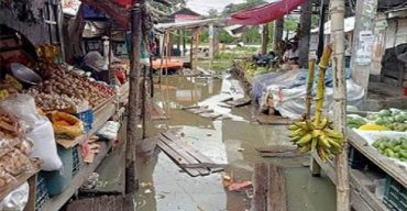 মির্জাগঞ্জে নদীর পানি বৃদ্ধিতে বাজারসহ নিম্নাঞ্চল প্লাবিত, চরম ভোগান্তিতে এলাকাবাসী