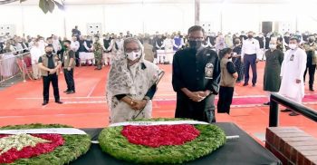 গ্রেনেড হামলায় নিহতদের প্রতি আ.লীগসহ বিভিন্ন সংগঠনের শ্রদ্ধা