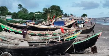 বেড়েছে জ্বালানি তেলের দাম, দিশেহারা হয়ে পড়েছে জেলেরা
