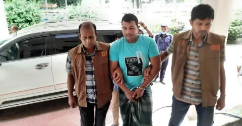 টাঙ্গাইলে চলন্ত বাসে ডাকাতি ও ধর্ষণের ঘটনায় মূলহোতা গ্রেফতার
