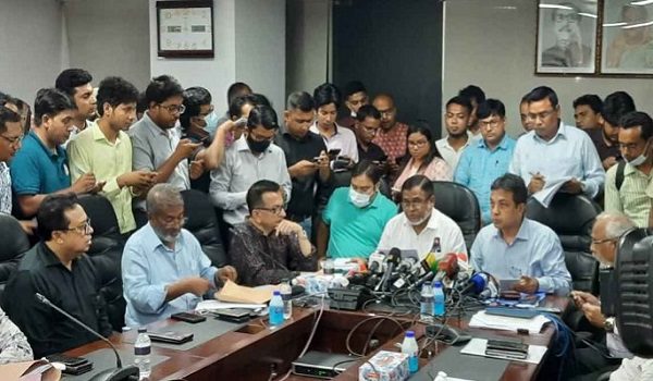 দূরপাল্লায় ৪০পয়সা, মহানগরীতে ৩৫পয়সা বাড়ল বাস ভাড়া