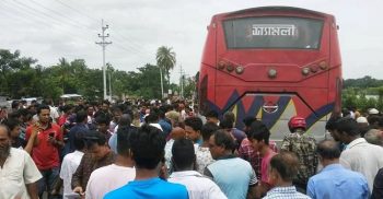 বরিশালে শ্যামলী পরিবহনের বাসচাপায় নারীসহ নিহত ২
