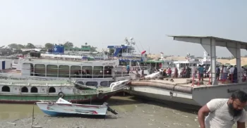 বৈরী আবহাওয়ার কারণে ১৫ ঘণ্টা পর লক্ষ্মীপুর-ভোলা ফেরি চলাচল শুরু