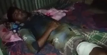 সুন্দরবনে কুমিরের সঙ্গে লড়াই করে বেঁচে ফিরলেন যুবক