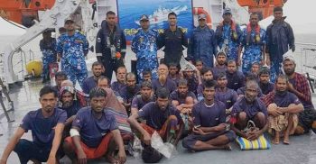 ট্রলারডুবি: ৩২ জেলেকে ফেরত পাঠালো ভারতীয় কোস্টগার্ড