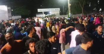 প্রশাসনের আশ্বাসে হলে ফিরলেন খুলনা বিশ্ববিদ্যালয়ের শিক্ষার্থীরা