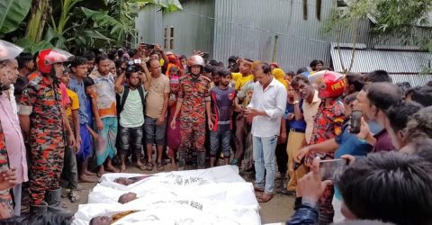 সিরাজগঞ্জে বজ্রপাতে ১০ কৃষকের মৃত্যু, শোকে স্তব্ধ গোটা গ্রাম