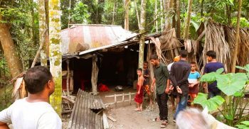 রাজাপুরে স্কুল শিক্ষকের পরকিয়া প্রেমের ঘটনা ফাঁসের জেরে বসতঘরে হামলা, দুই নারীসহ আহত ৪