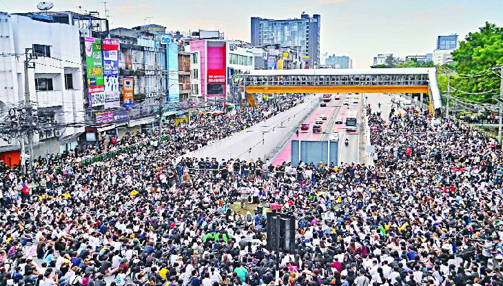 আসছে নির্বাচন আবারও উত্তপ্ত রাজনৈতিক ময়দান