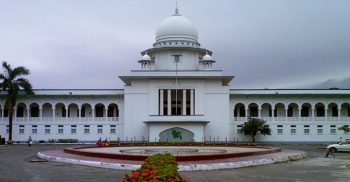 সুপ্রিম কোর্টে প্রধানমন্ত্রীর জন্মদিনের অনুষ্ঠানে ছুরিসহ আটক ৪