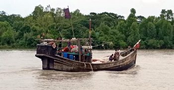 রুপালী ইলিশের সন্ধানে সমুদ্রে যাত্রা জেলেদের