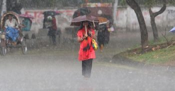 ভারি বৃষ্টির আভাস, দেশের ১৪ জেলার নদীবন্দরে সতর্কতা