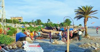 আগামীকাল থেকে মোট ২২ দিন গভীর সমুদ্রে মাছ ধরা বন্ধ কুয়াকাটায়