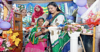 প্রতিবন্ধী নারীকে দোকানঘর করে দিল নরসিংদী লেডিস ক্লাব