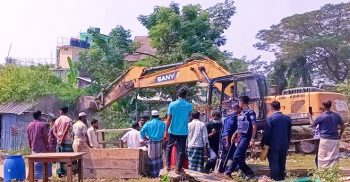 কুয়াকাটা উচ্ছেদ করা হয়েছে ব্যবসা প্রতিষ্ঠান, কর্মের সন্ধানে কর্মচারীরা