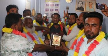 সাপাহারে ইমারত নির্মাণ শ্রমিক ইউনিয়নের নির্বাচনে সক্রিয় ভূমিকা রাখায় সম্মাননা প্রদান