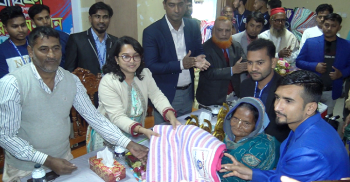 মাদারীপুরে শিকারমঙ্গল মানব কল্যান সংগঠনের প্রতিষ্ঠা বার্ষিকীতে কম্বল, হুইল চেয়ার ও পবিত্র কোরআন শরীফ প্রদান