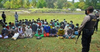 এক মাস সাগরে ভেসে ইন্দোনেশিয়ায় রোহিঙ্গা দল