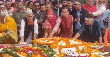 দুর্নীতিবাজদের স্মৃতিসৌধে নিষিদ্ধের দাবি নতুনধারার