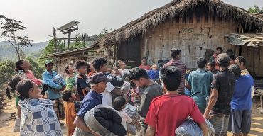 লামায় ক্ষতিগ্রস্থ ম্রোদের পাশে তরুণ জলবায়ু কর্মীরা