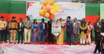 কোনো ইস্যু না পেয়ে শিক্ষাক্রমের পেছনে লেগেছে একটি গোষ্ঠী