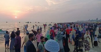 বদলে গেছে সাগরকন্যা কুয়াকাটার চিত্র, রেকর্ট সংখক পর্যটকের আগমন