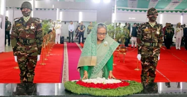 বঙ্গবন্ধুর প্রতিকৃতিতে প্রধানমন্ত্রীর শ্রদ্ধা