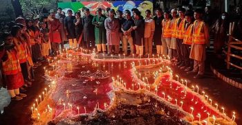 গণহত্যা দিবসকে স্মরণে জবিতে মোমবাতি প্রজ্বলন