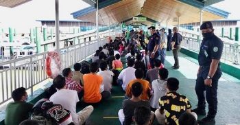 ১২ হাজার অবৈধ অভিবাসীকে তাড়িয়ে দিল মালয়েশিয়া