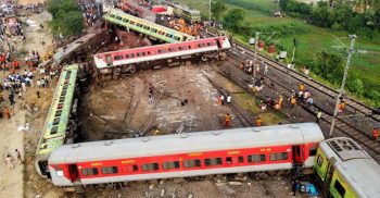 ভারতে ট্রেন দুর্ঘটনায় নিহতের সংখ্যা বেড়ে ২৮৮
