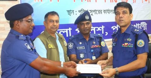 জেলার দক্ষ ওসির পুরস্কার পেলেন শোনিত কুমার গায়েণ