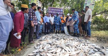 রাঙ্গাবালীতে জাটকা জব্দ ও এতিমখানায় বিতরণ