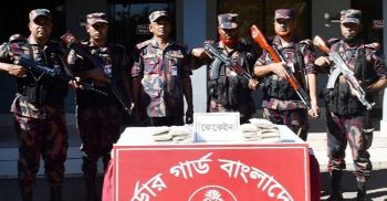 কক্সবাজারে যাত্রীবাহী বাস থেকে সাড়ে ৩ কেজি কোকেন জব্দ